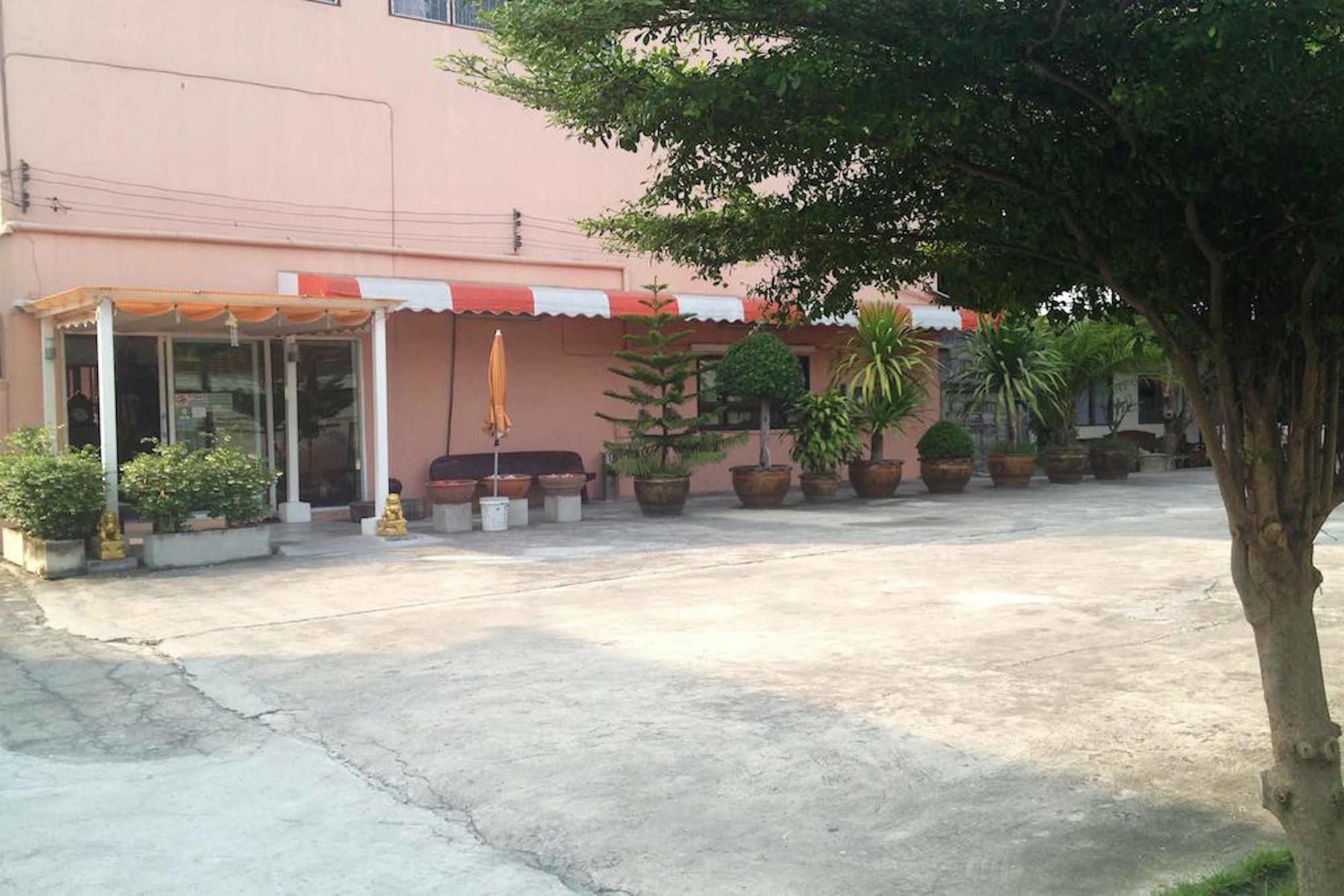 Vareevara Apartment Banguecoque Exterior foto